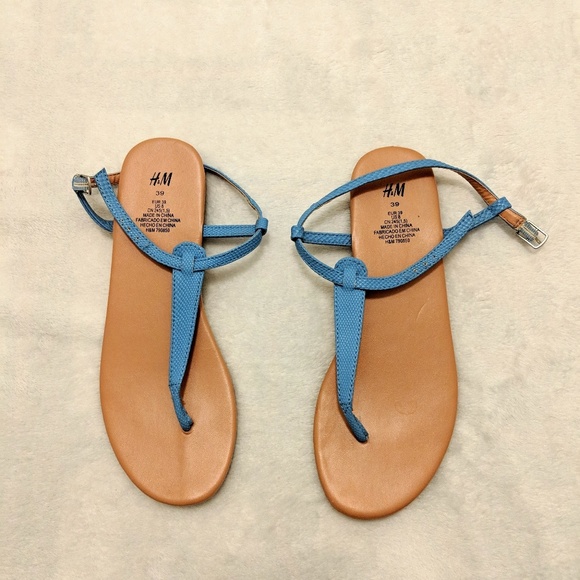H&M - Embossed Thong Sandals - Picture 5 of 6